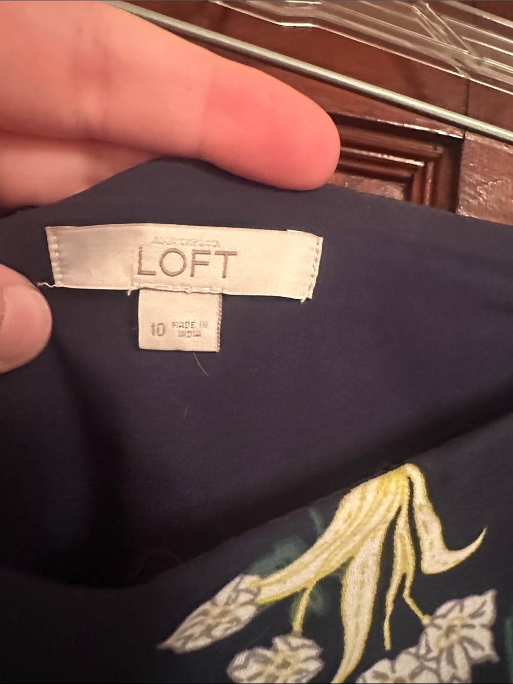 LOFT Women’s Sz 10 Navy Floral Pleated Mini Skirt - Picture 4 of 10